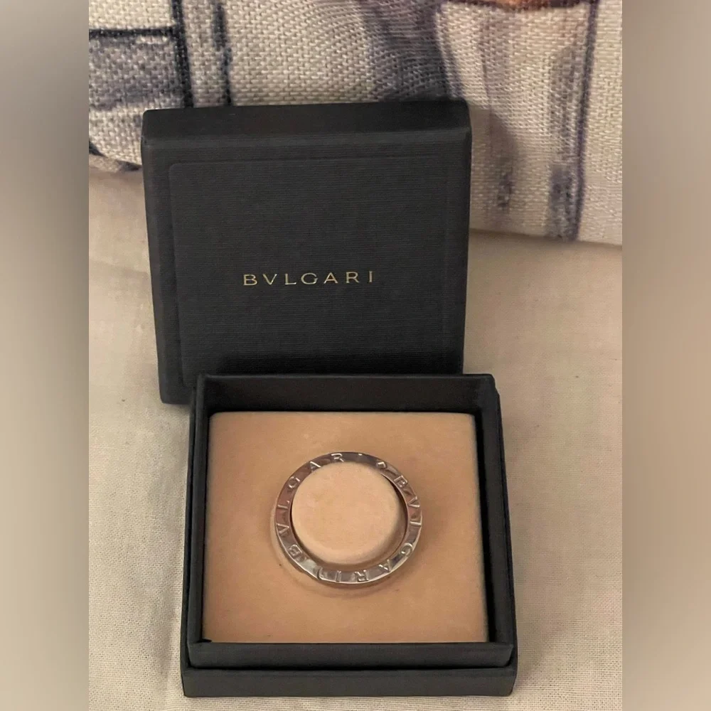 BVLGARI Key-Ring W/BOX⭐️Charm⭐️Silver
⭐️Accessory⭐️ - Picture 3 of 9